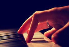 股票开户怎么收费:山东股票配资公司-国际金价冲破3550美元 国内金饰价破千 美联储降息预期成最大推手